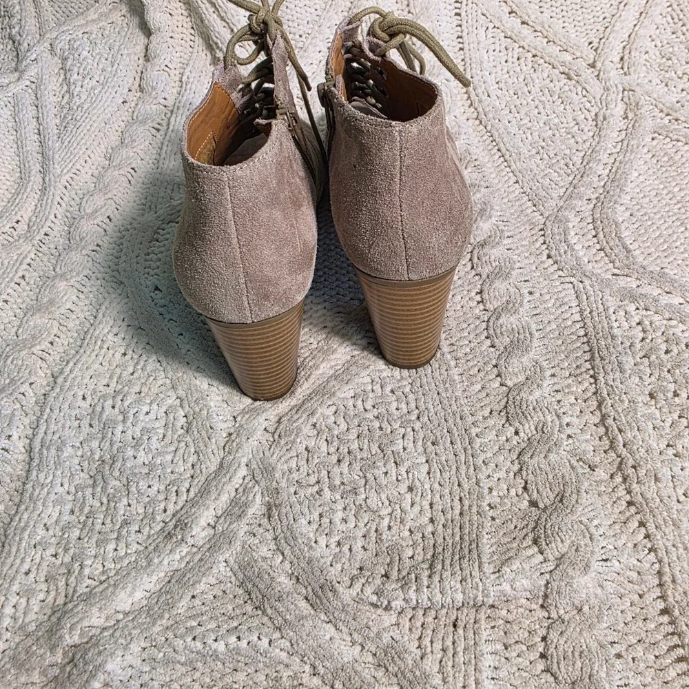 Susina Peep Toe Ankle‎ Booties Shooties Taupe Suede Leather Lace Up  Womens 8M